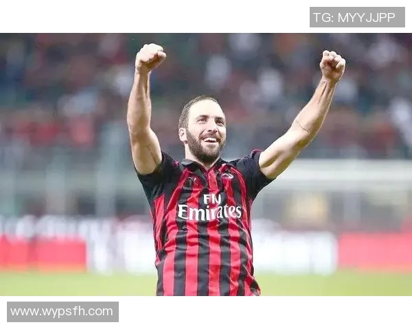 世界足坛大中锋足球明星盘点与他们的辉煌成就分析